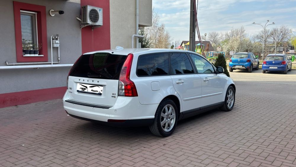 Volvo v50 drivE (diesel) an 03/2010