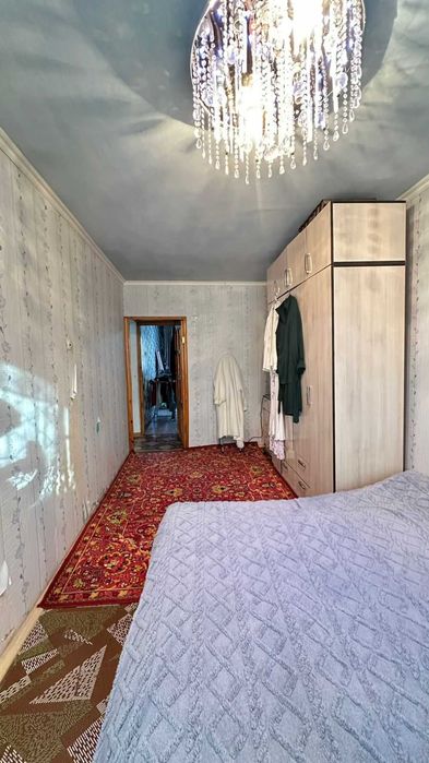 Продаётся самая дешёвая 3-комнатная квартира в 11 мкр. Этаж 1 из 5