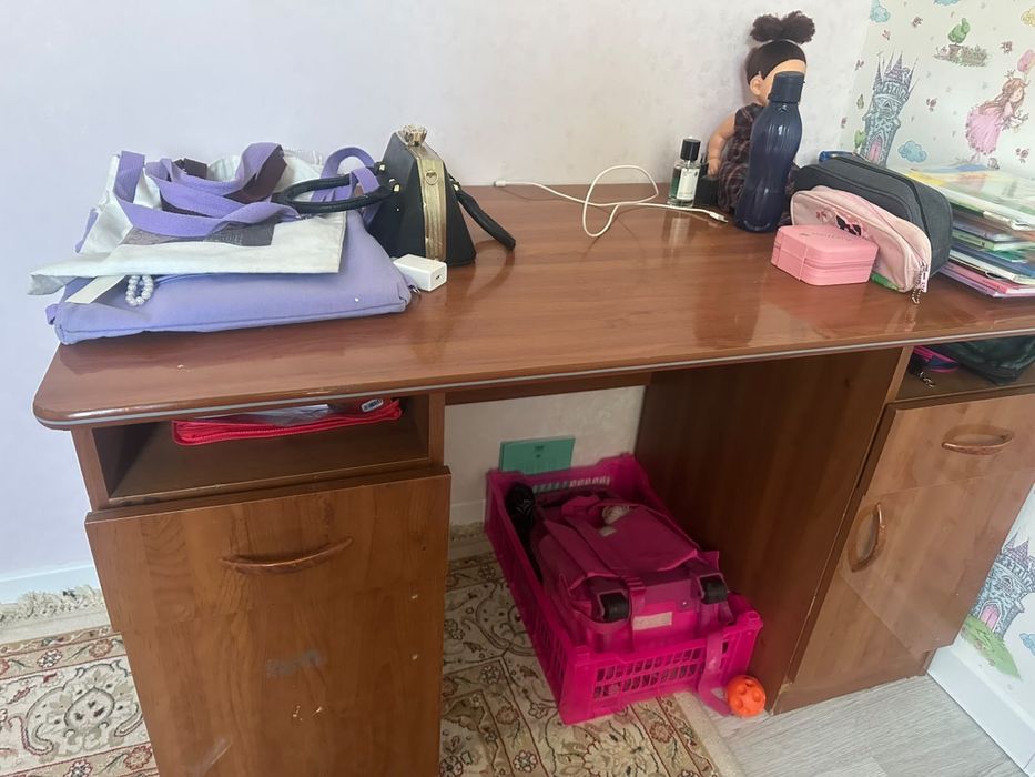 Продам шкаф и стол