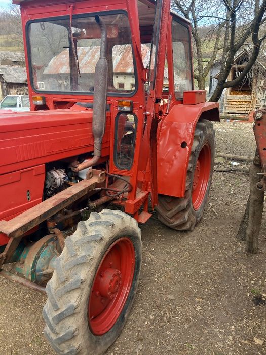 Vând tractor U445 DT
