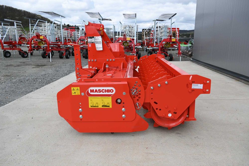 Grapa rotativa DELFINO SUPER 2500 cu tavalug packer - Maschio Gaspardo