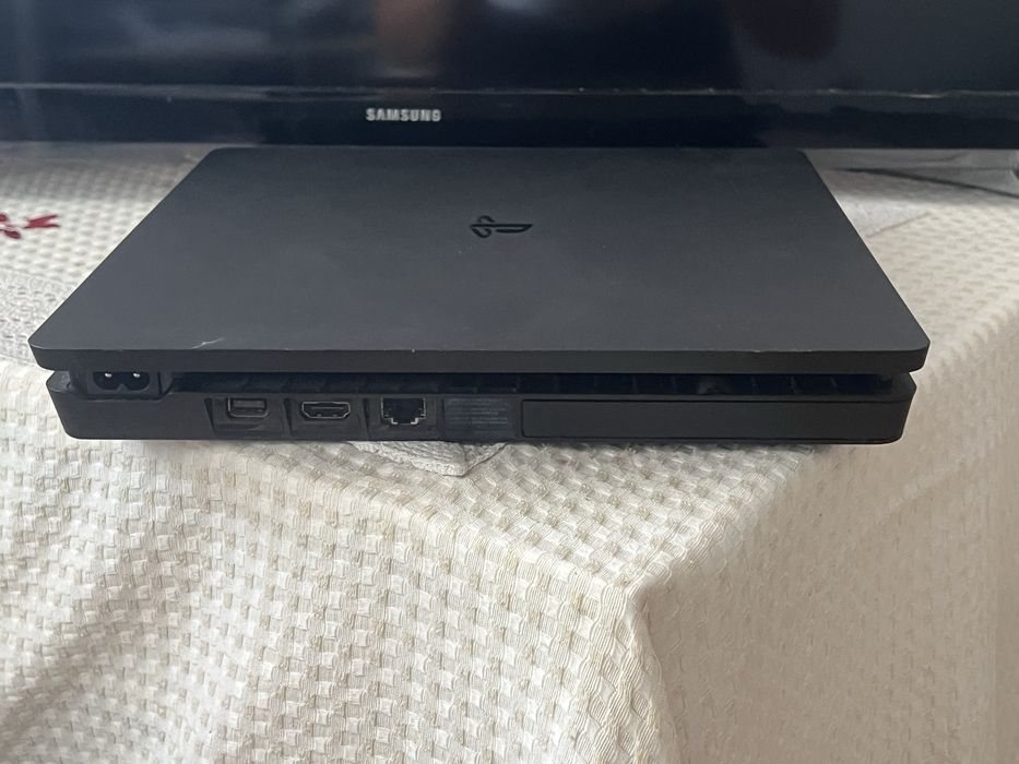 Ps4 impecabil estetic și mecanic