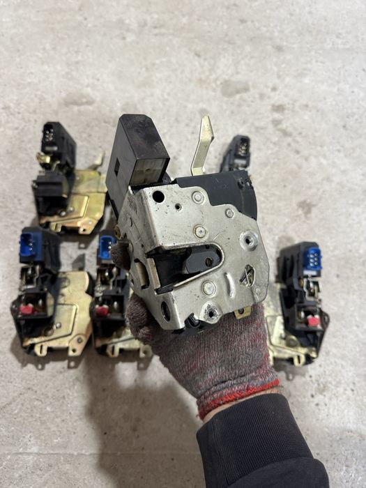 Дверные замки (Рестайлинг) на BMW e34