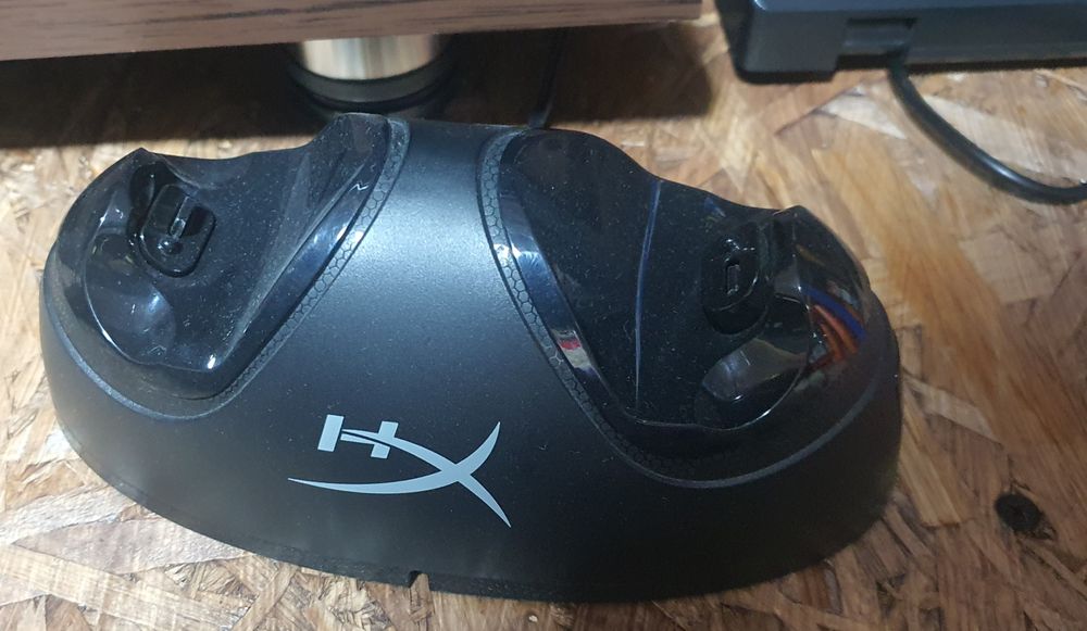 PS 4 SONY Pro, 1TB, Stare Foarte Bună! + accesorii și jocuri incluse!