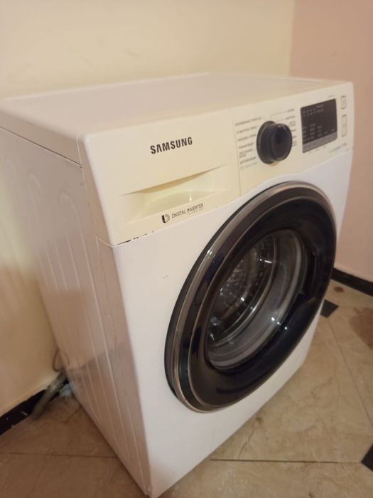 Продам стиралную машинку