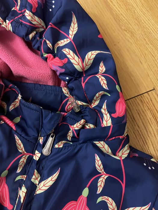 Продам курточку на девочку