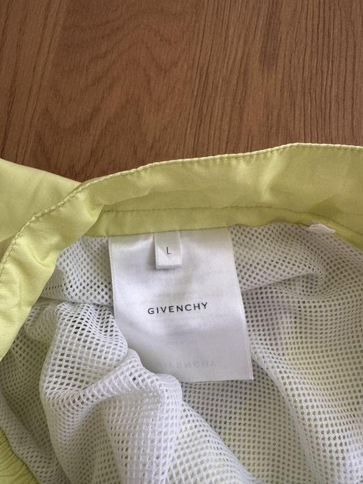 Sort de baie Givenchy