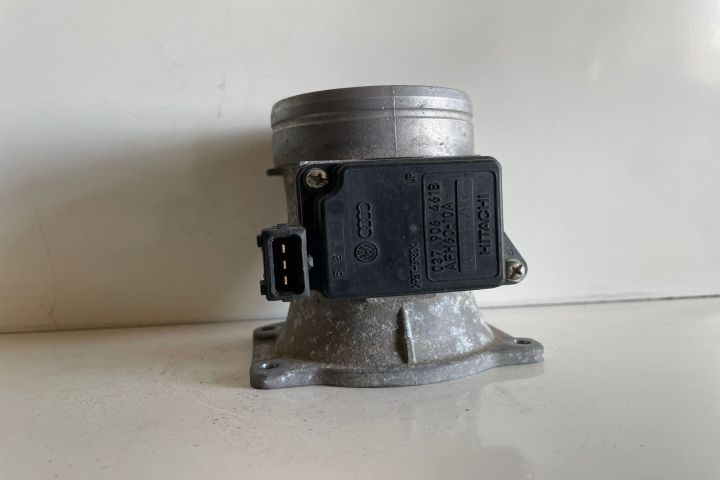 Debitmetru aer   037906461B Audi A4 B5