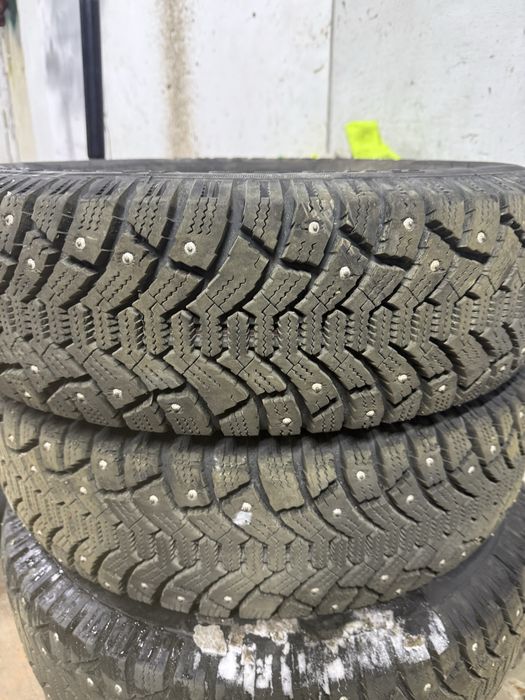 Продам новую зимнию  резину