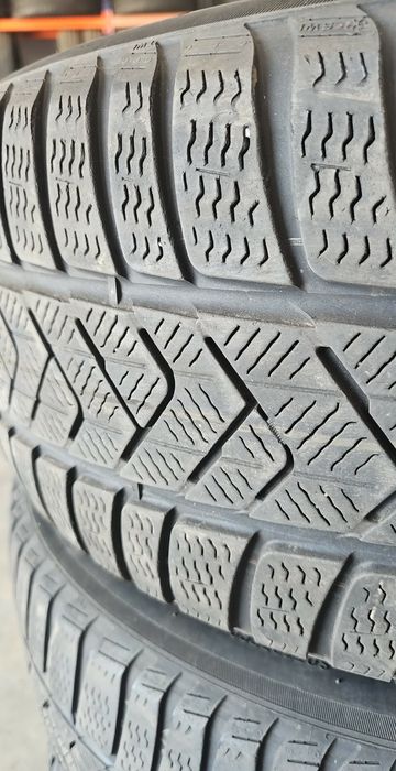 225/60/17цола.Pirelli