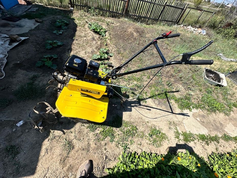 Мотоблок Целина Т70Ц