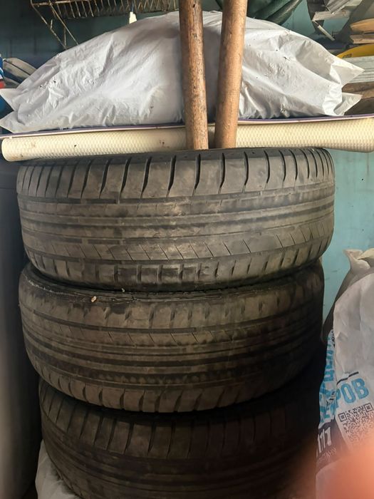 Продам покрышки  215/55/17