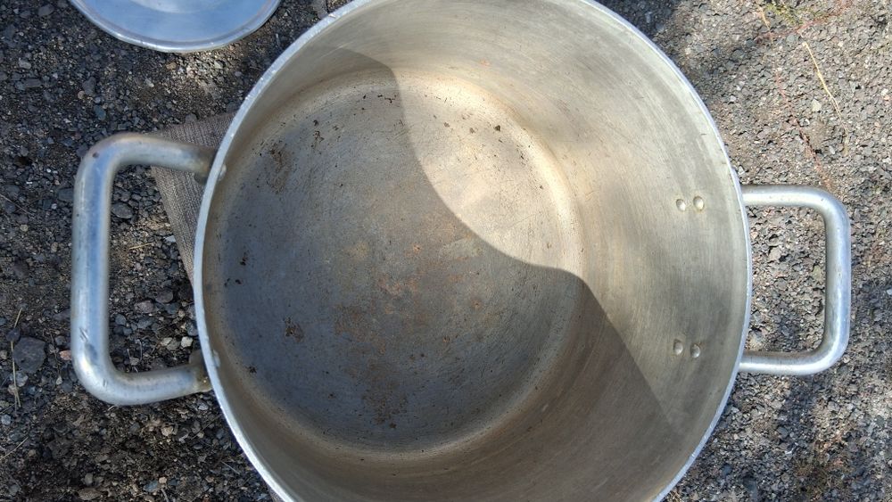 Продам кастрюлю 12 литров