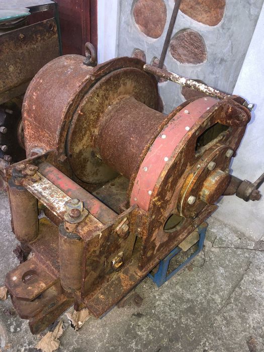 Troliu mecanic pentru 445/550 /640