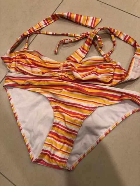 Costum de baie, mar. 44-46, purtat de 2 ori