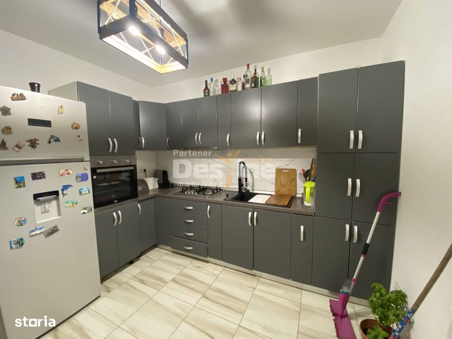 Casa LUNCA CETĂȚUII, 3 camere, decomandat, mansarda + parcare