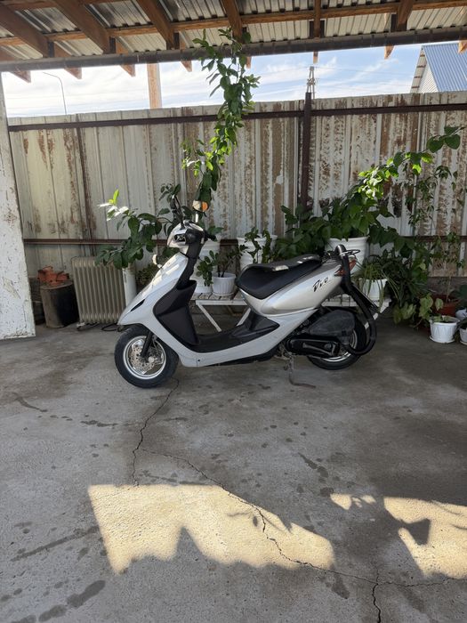 Мопед Honda dio af 57
