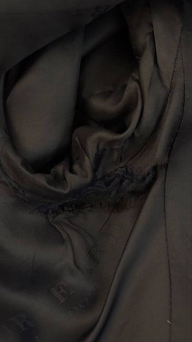 Пальто Burberry.