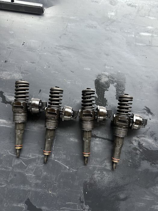 Injectoare 2.0 TDI 038130073 BJ Bosch