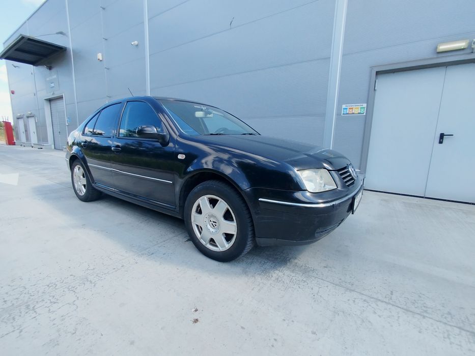 VOLKSWAGEN Bora 2002