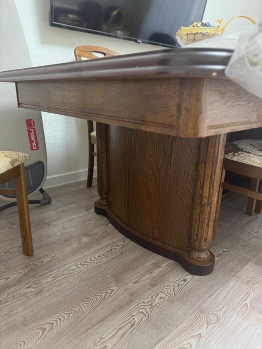 Стол для гостиной