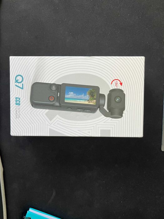Нова компактна камера W& O Q7 - 4K, въртящ се обектив, мини статив