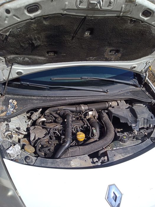 Vând Renault Clio 3 pentru dezmembrări.