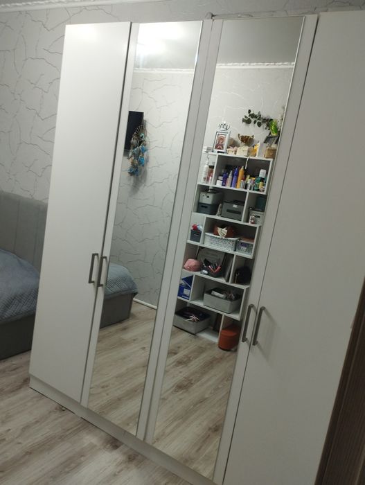 Продам большой шкаф