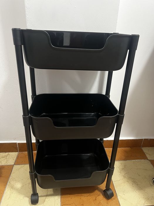 Etajera cu 3 rafturi