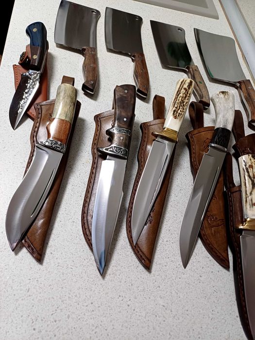 Продавам Ръчно Изработени Ножове
Стомана 440С , Кания Телешки Бланк