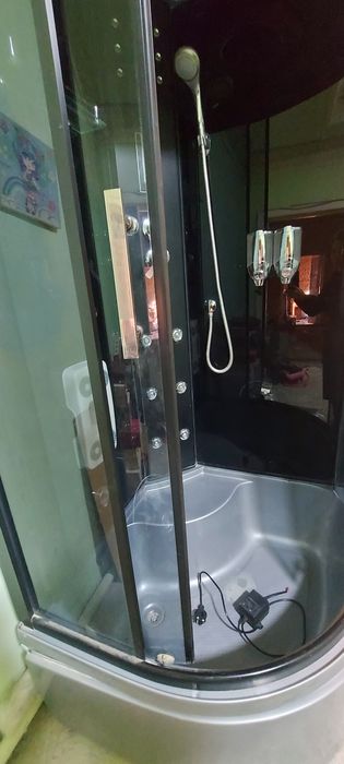 Душ кабина использован меньше,года на базара 500$,я продаю по дешевле