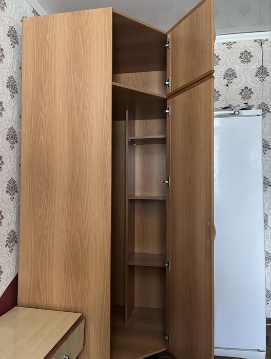 Продается угловой шкаф