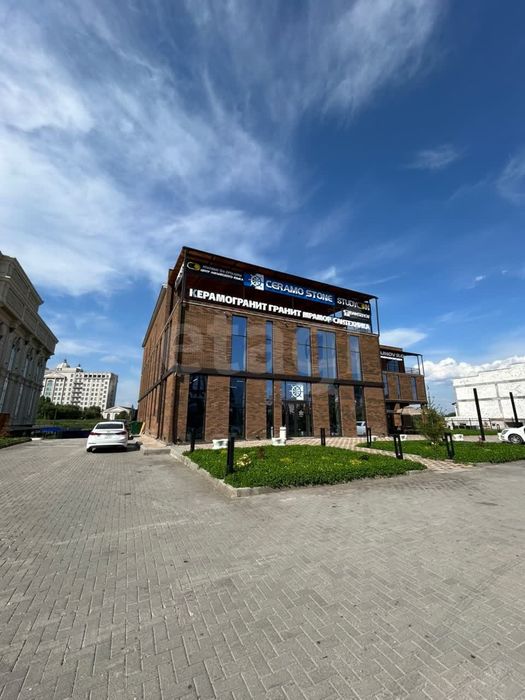 Сдам коммерцию на 11 мкр