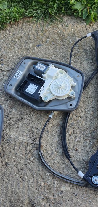 Macara + motoras fata stanga dreapta pt golf 5 golf 5 plus jetta