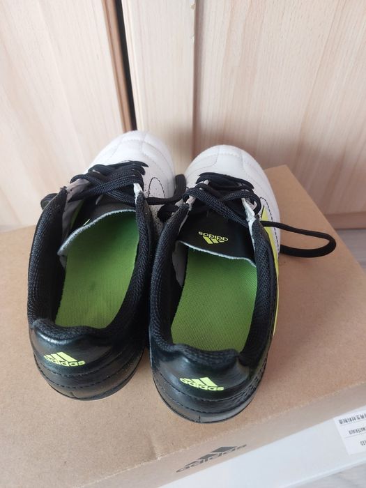 Детски бутонки adidas