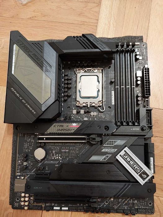 Intel Core 13900KF + Asus ROG StriX Z690-F Gaming Wi-Fi DDR5