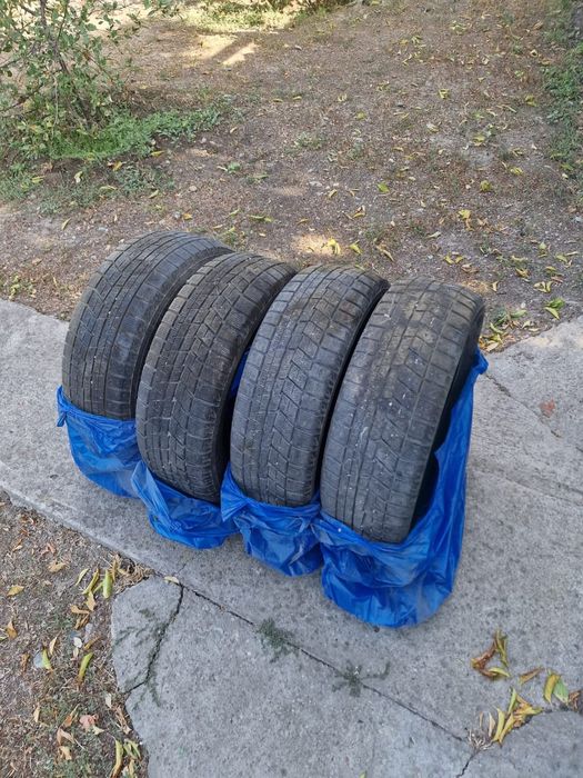 Продам  шины зимние