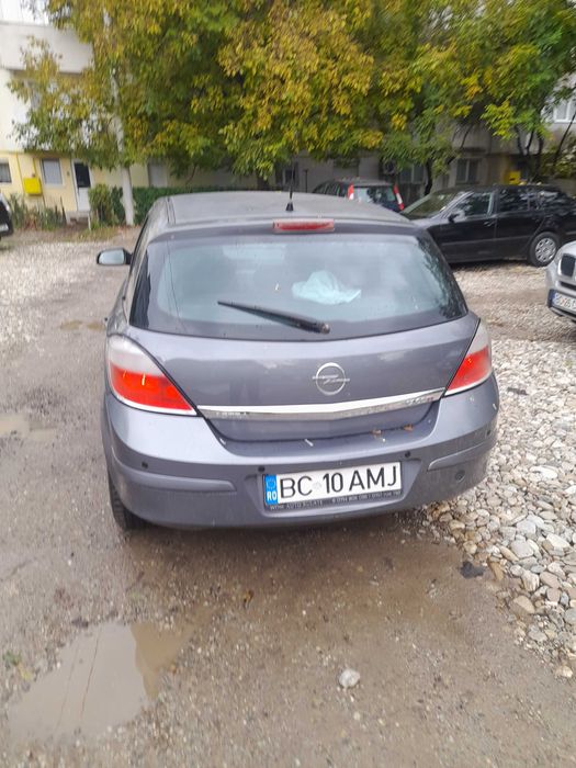 Opel  astra  H  1,7  2005
