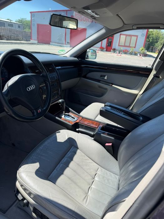 AUDI S8 QUATTRO 4.2 V8  1997