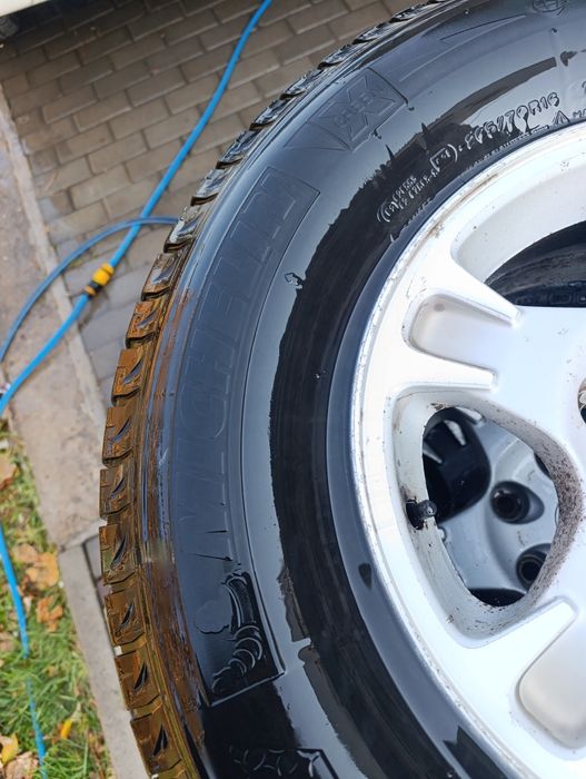 Продам резину с дисками оригинал Митсубиси 265/70 R16