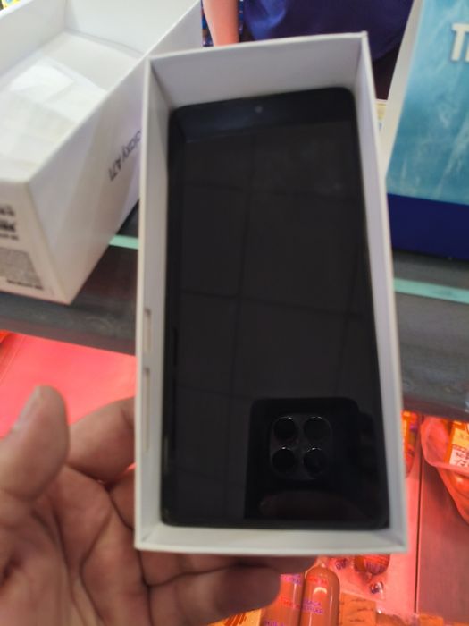 Самсунг а71 б/у в отличном состоянии