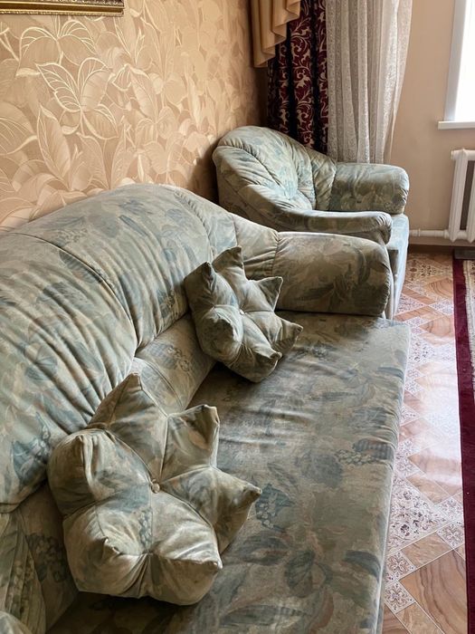 Диван и два кресла