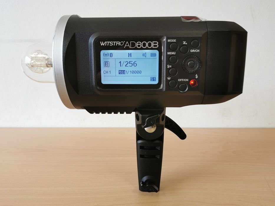 Godox AD600B TTL светкавица