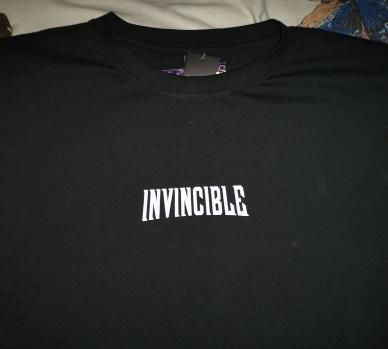 Футболка invincible