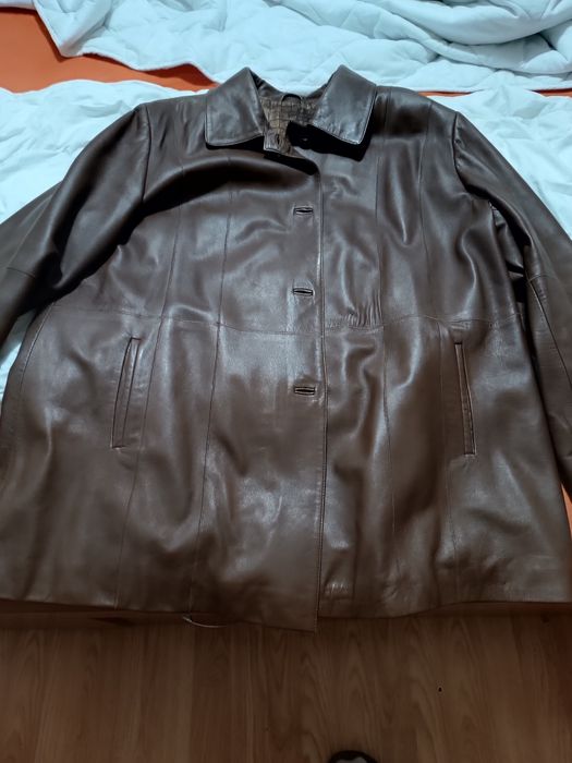 Geaca piele naturala damă  mărimea XL.