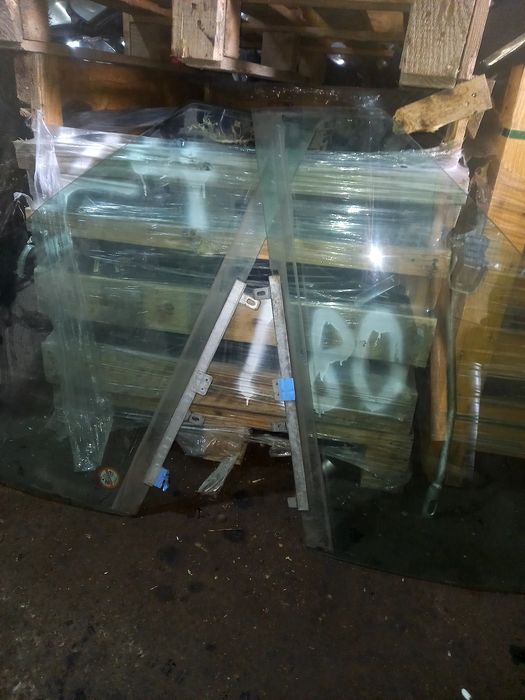 Стекло двери перед.лев,прав на Фольксваген Пассат В3,В4