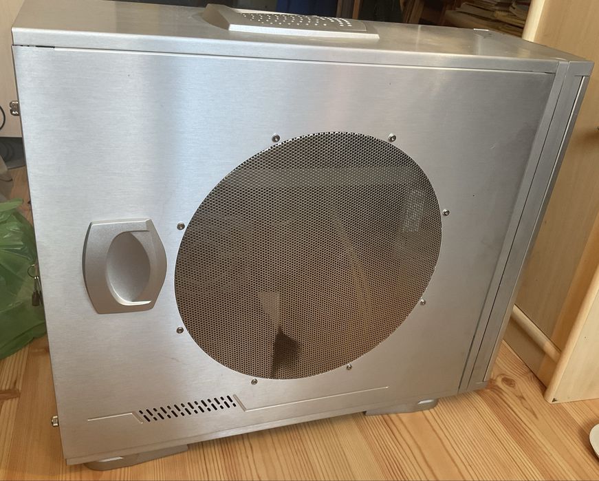 Carcasa PC Gaming Tower cu ecran lcd, nou