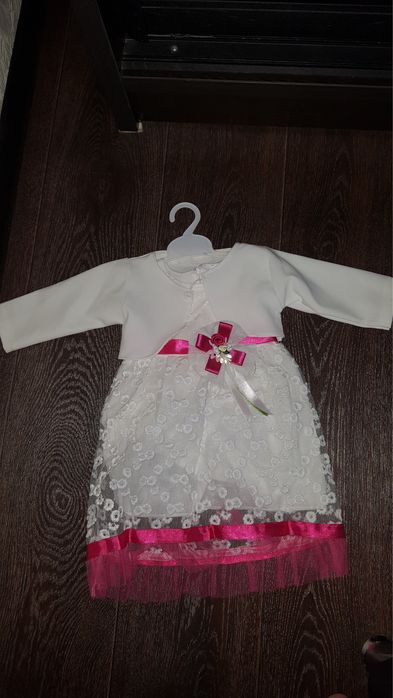 Продаю платья для девочки