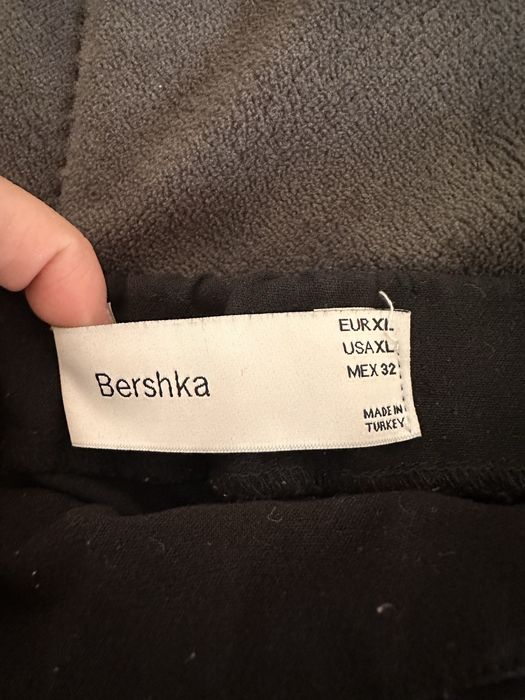 Къси панталонки на Bershka