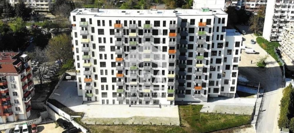 Дава се под наем Двустаен апартамент в Варна, Червен площад - 75 кв.м за 140000 € - Снимка #2